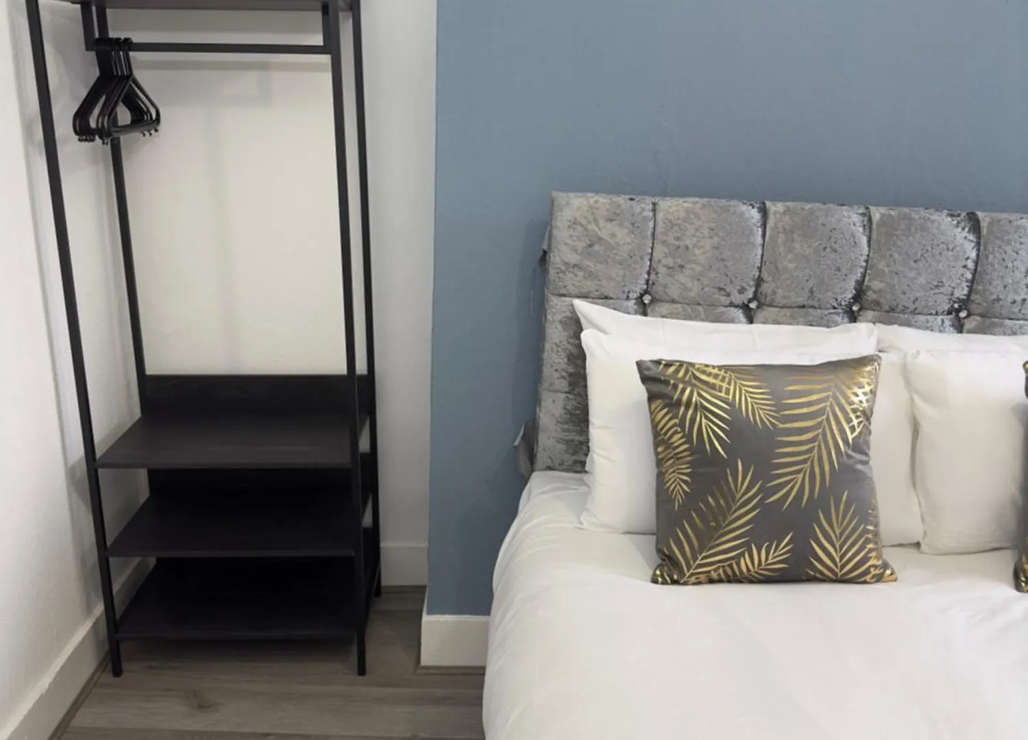 Newly Decorated 5-Bed Hackney Townhouse Villa London