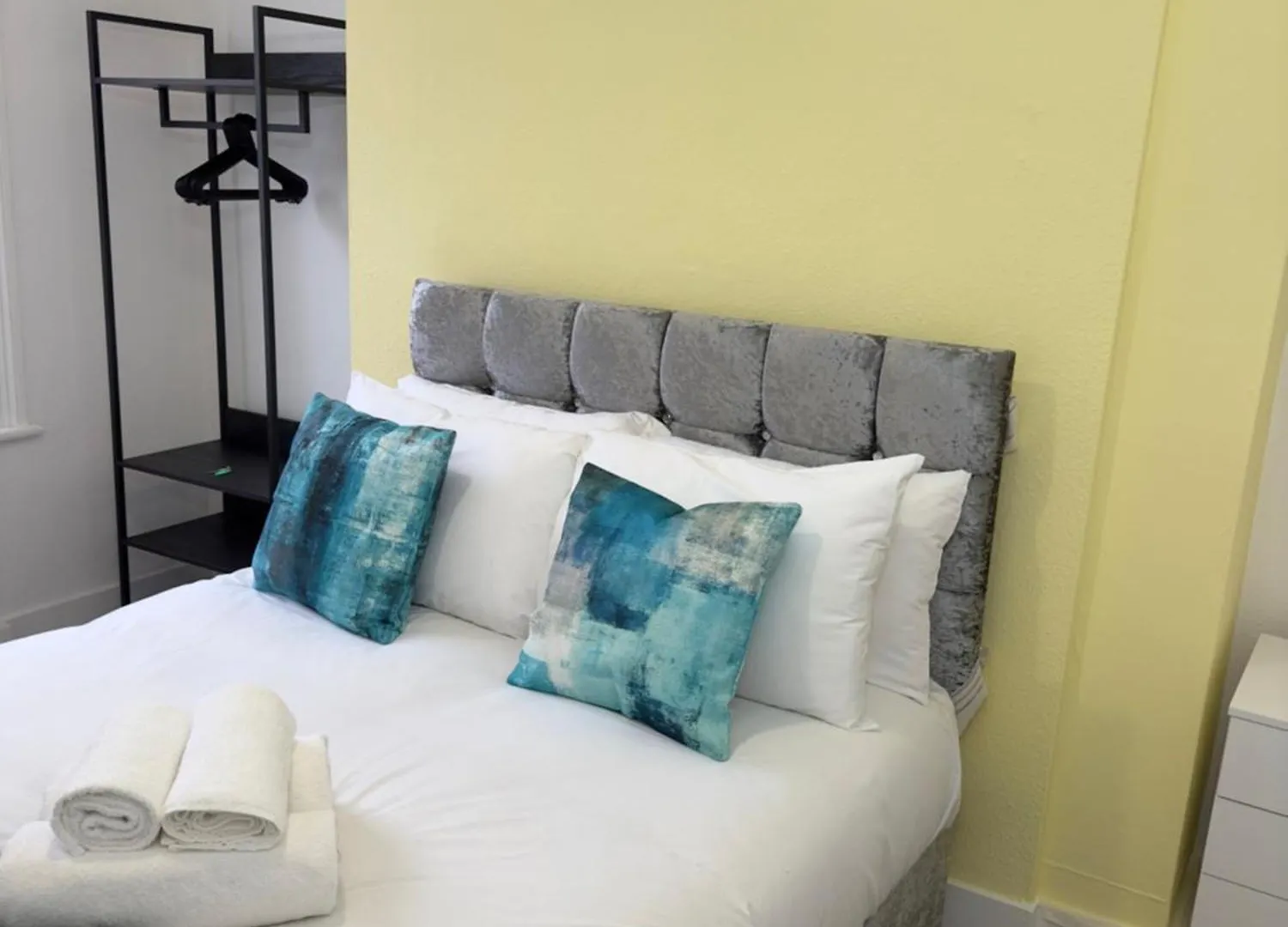 Newly Decorated 5-Bed Hackney Townhouse Villa London United Kingdom