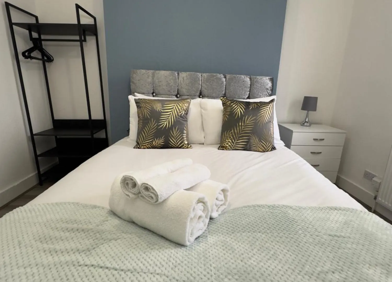 Newly Decorated 5-Bed Hackney Townhouse Villa London 0*,  United Kingdom