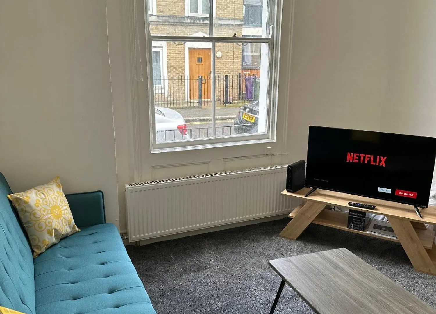 Newly Decorated 5-Bed Hackney Townhouse Villa London