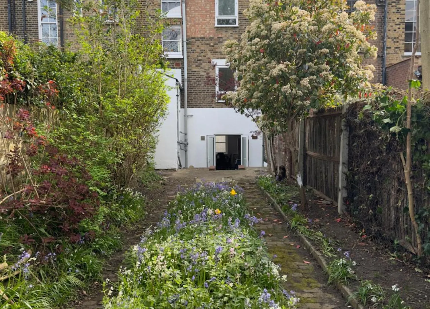 Newly Decorated 5-Bed Hackney Townhouse Villa London