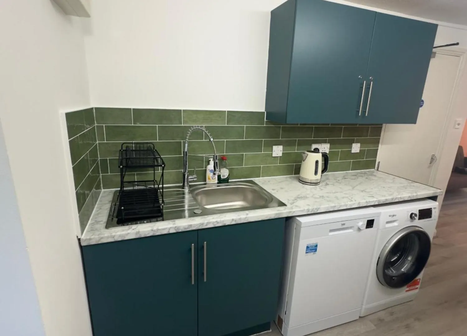 Newly Decorated 5-Bed Hackney Townhouse Villa London Holiday home